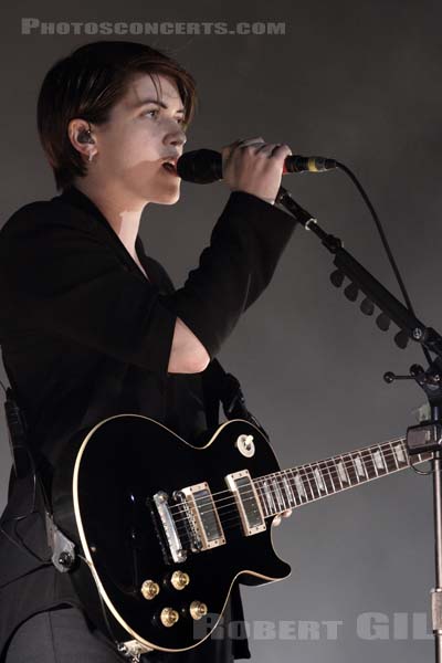 THE XX - 2013-06-28 - EVREUX - Hippodrome Evreux Normandie - Romy Madley Croft